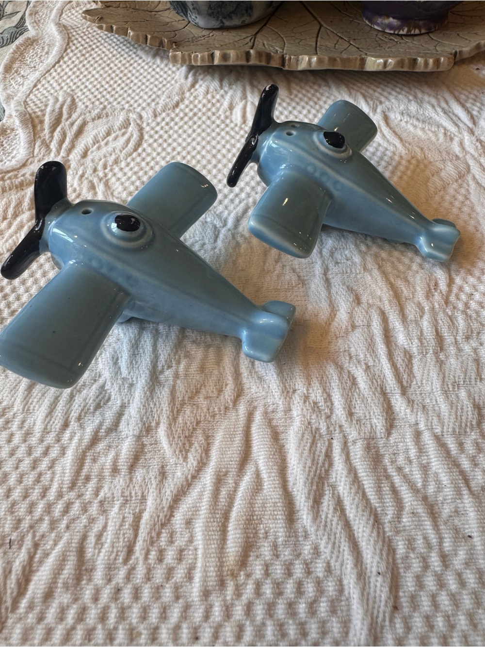 Vintage Ceramic Blue Airplane Salt and Pepper Shakers Aviation Decor Retro - Picture 6 of 15